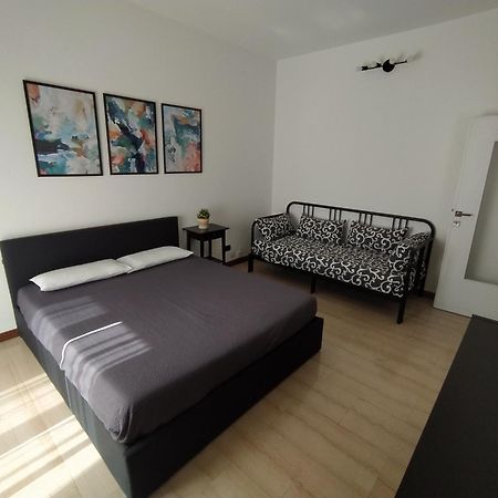 Brenta/Corvetto Studio Apartment Milão Exterior foto