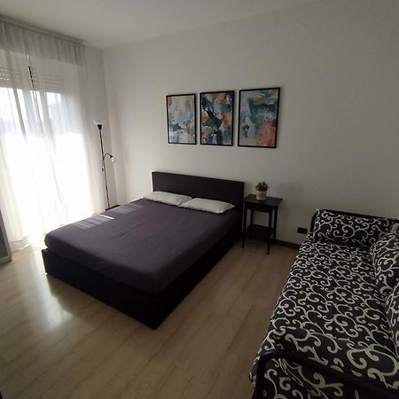 Brenta/Corvetto Studio Apartment Milão Exterior foto